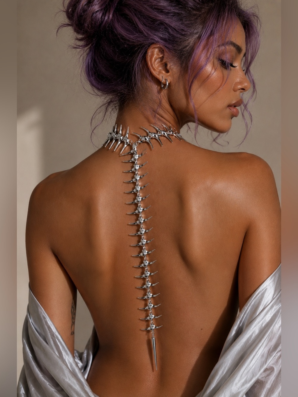Silver Spine Back Trendy Necklace
